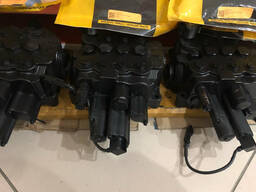 25/624000,25/624000RJCB Гидрораспределитель передний