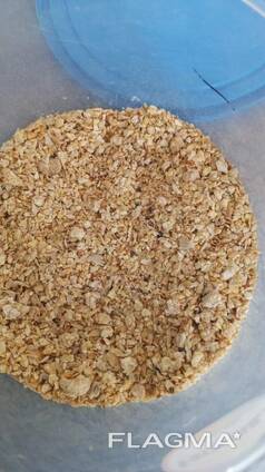 We sell soybean meal in quantities of 300-1000 t