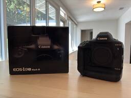 Canon EOS-1D X Mark III DSLR Fotoğraf Makinesi