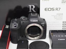 Canon EOS R7 Aynasız Fotoğraf Makinesi
