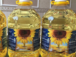 Golden sunflower oil with balanced fatty acids ideal for health focused cooking and nutrit