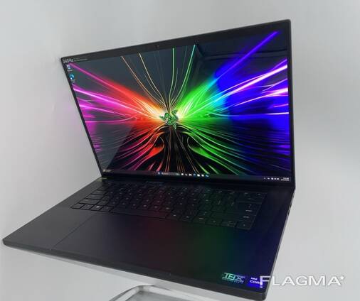 Razer Blade 16 RZ09-0509 16 inç i9-14900HX 2,2 GHz 16 GB RAM 1 TB
