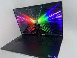 Razer Blade 16 RZ09-0509 16 inç i9-14900HX 2,2 GHz 16 GB RAM 1 TB