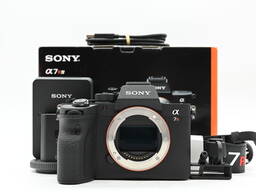 Sony a7R IVA Aynasız Fotoğraf Makinesi
